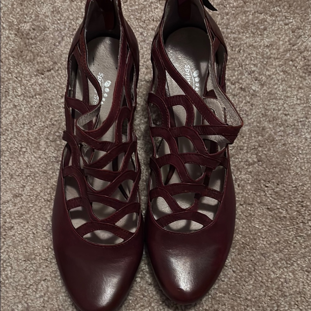 Sofft Burgundy Strappy Heels